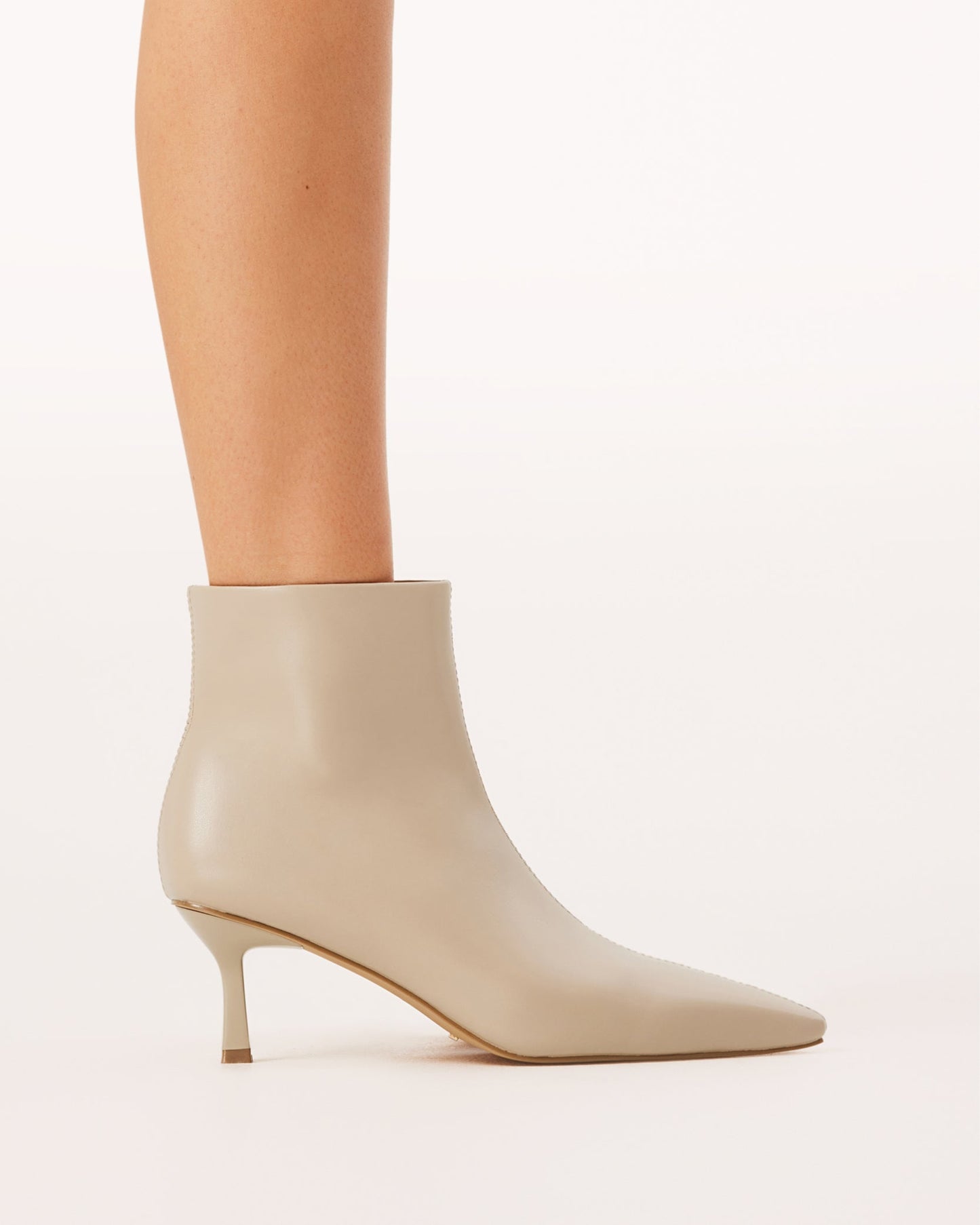 Ivana™ – Kitten-Heel-Stiefeletten mit spitzer Zehenpartie
