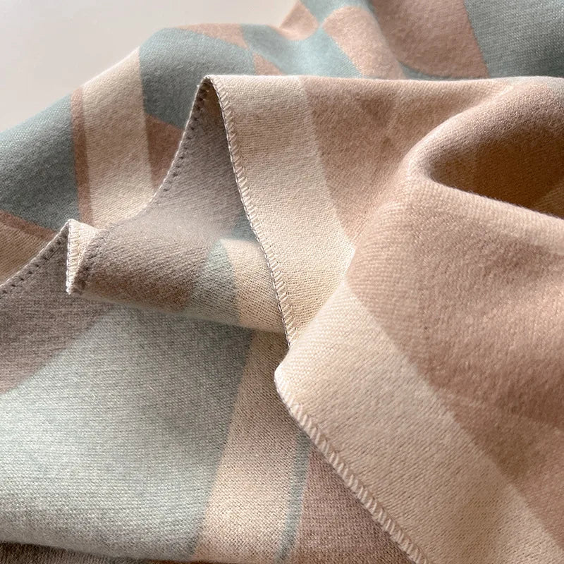 Elena™ – Geometrisches Strickschal