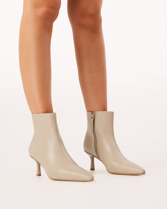 Ivana™ – Kitten-Heel-Stiefeletten mit spitzer Zehenpartie
